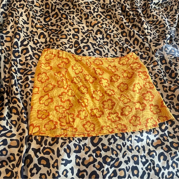 MOTEL X BARBARA Shema Mini Skirt in Hibiscus Zebra Orange - Picture 2 of 6